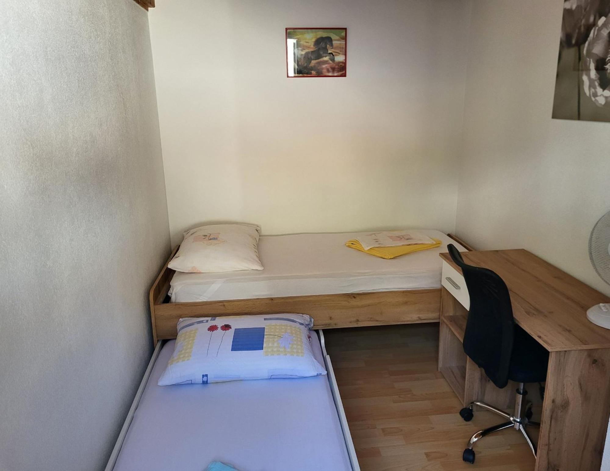 Apartmani Amila-ピサック エクステリア 写真
