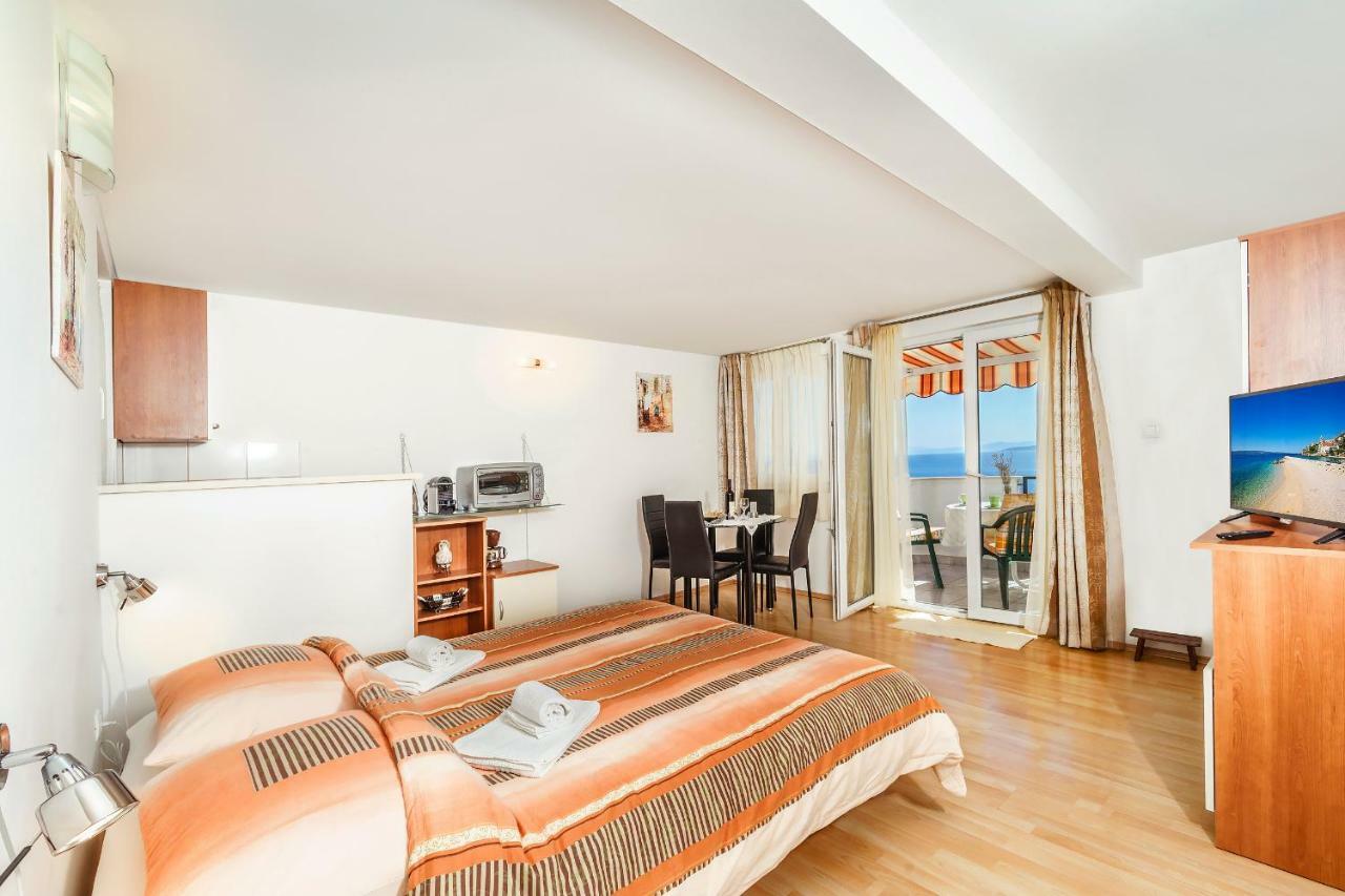 Apartmani Amila-ピサック エクステリア 写真