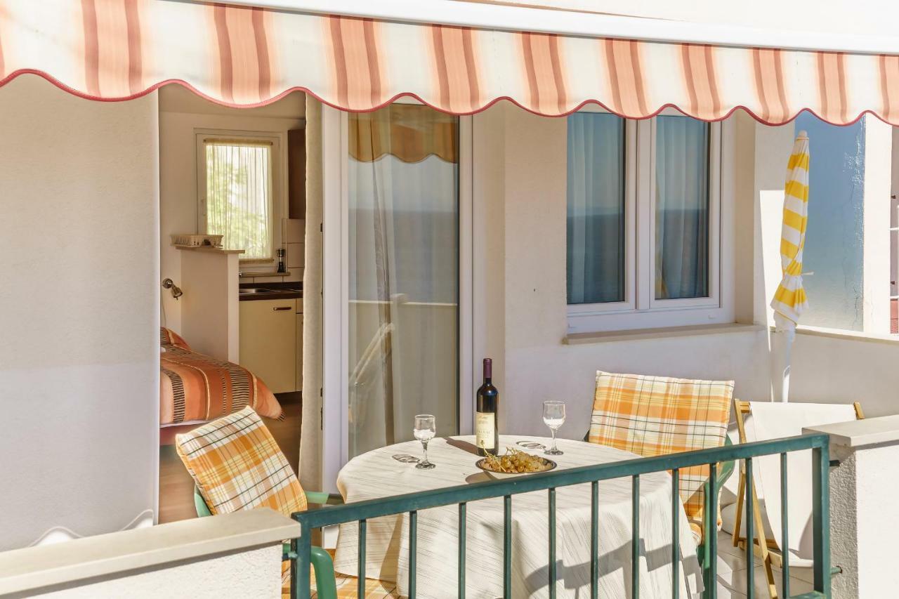Apartmani Amila-ピサック エクステリア 写真