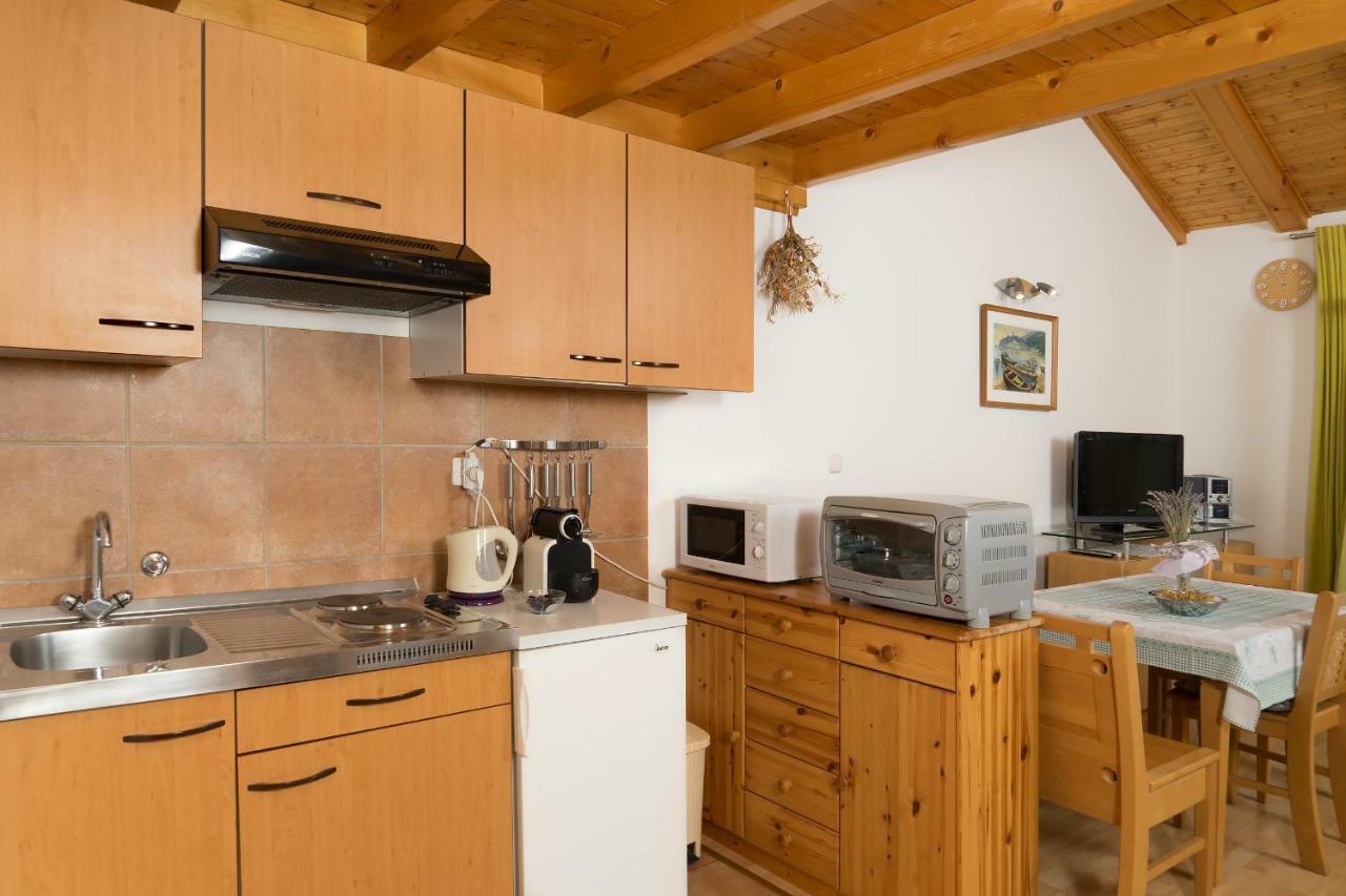 Apartmani Amila-ピサック エクステリア 写真